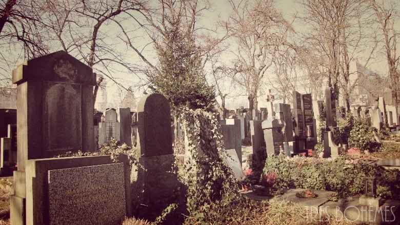 Vysehradsky-Cemetery-gravestones