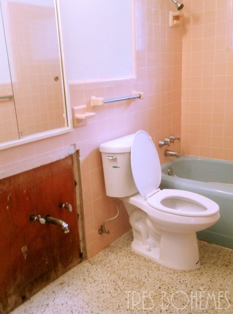 Boho-Style-Bathroom-Before