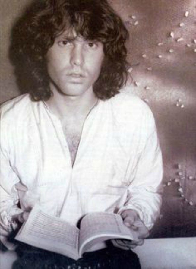 Jim-Morrison-Reading-a-Book