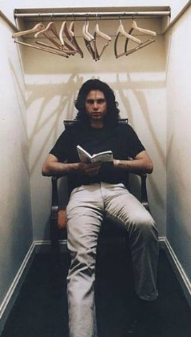 Jim-Morrison-by-Art-Kane-Reading