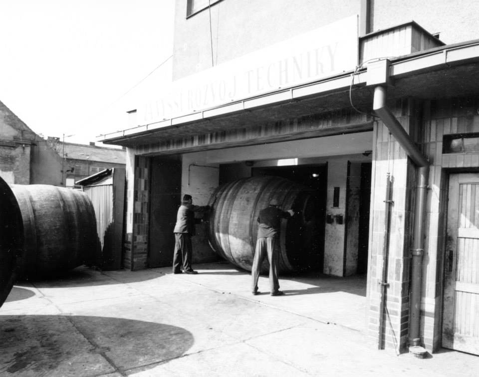 Pilsner-Urquell-Beer-Coopers-History-Photo-22