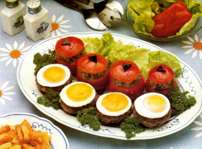 Mushroom-Stuffed-Tomatoes-and-Mushroom-Burgers-Topped-with-Egg