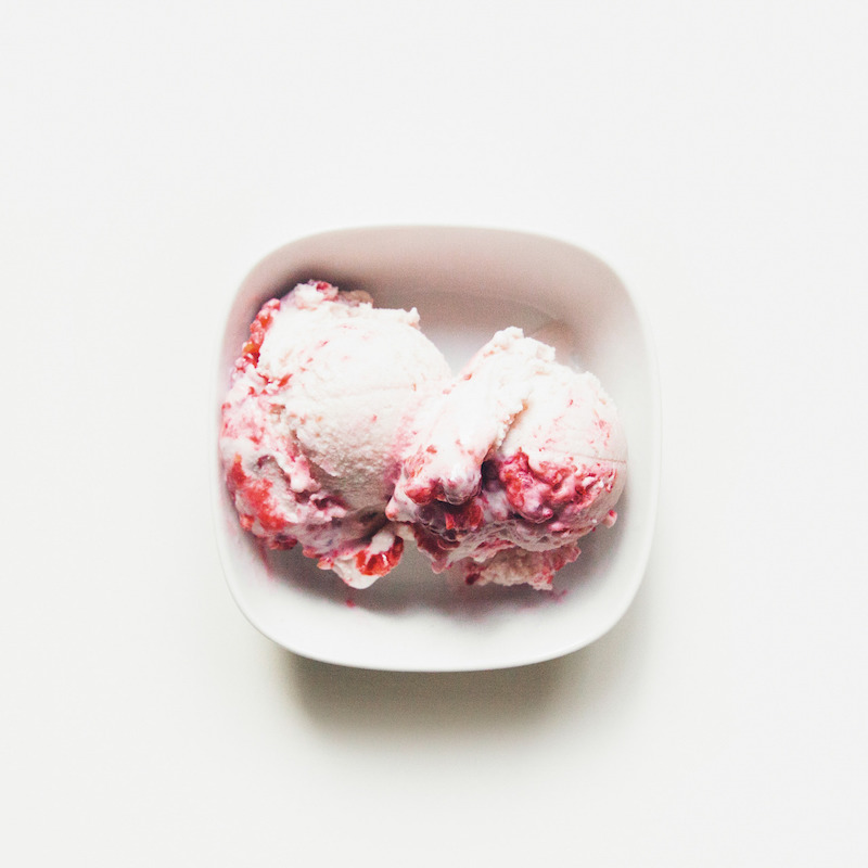Raspberry-Ice-Cream-Tres-Bohemes