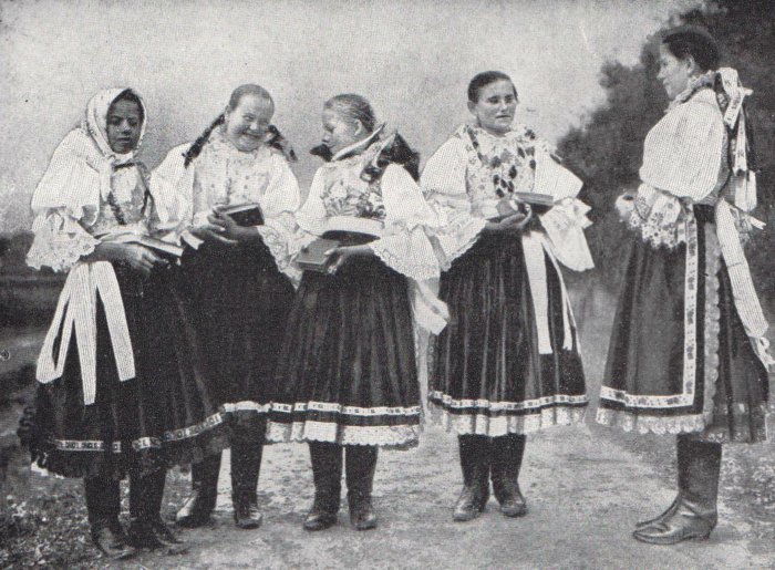 Slovak-peasant-women-folk-dress