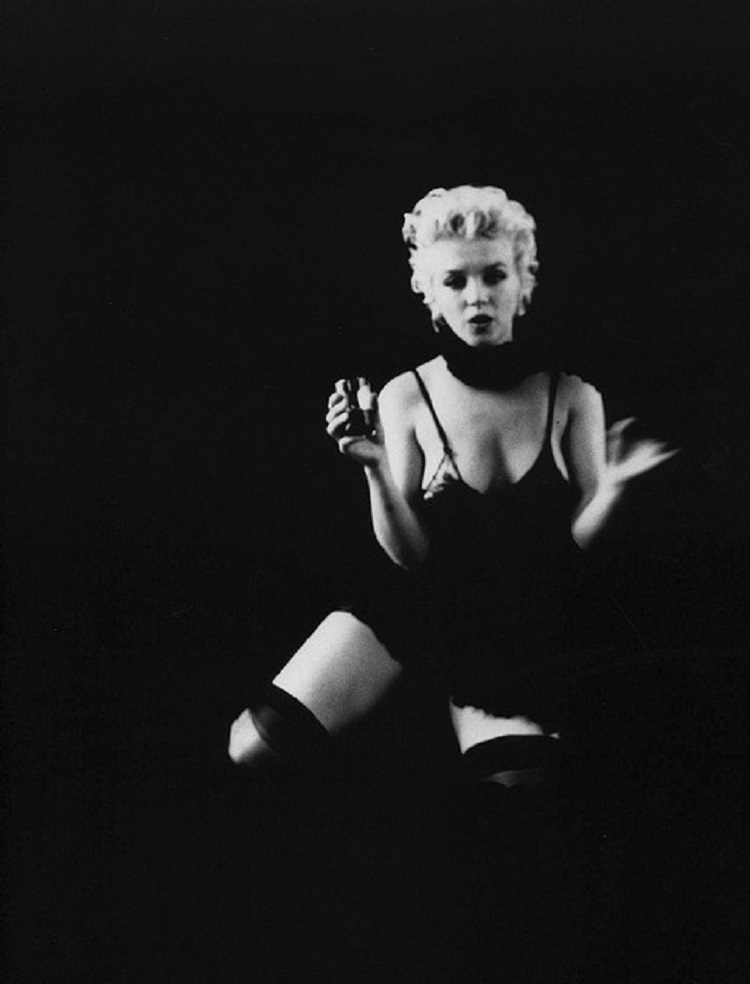 marilyn monroe black and white funko
