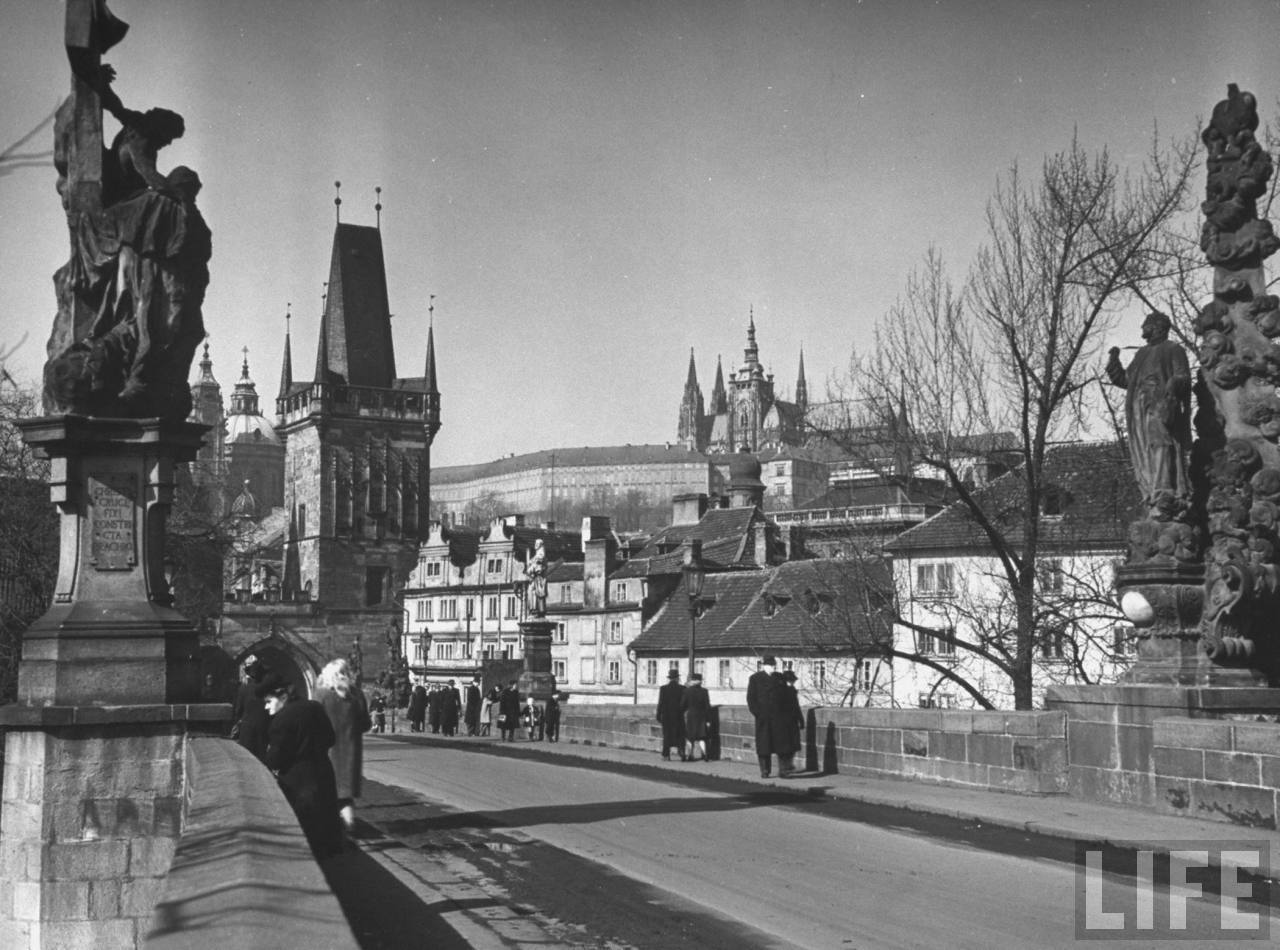View fr. the Charles Bridge toward the Hradcany compound w. St. Vitus cathedral in the center.