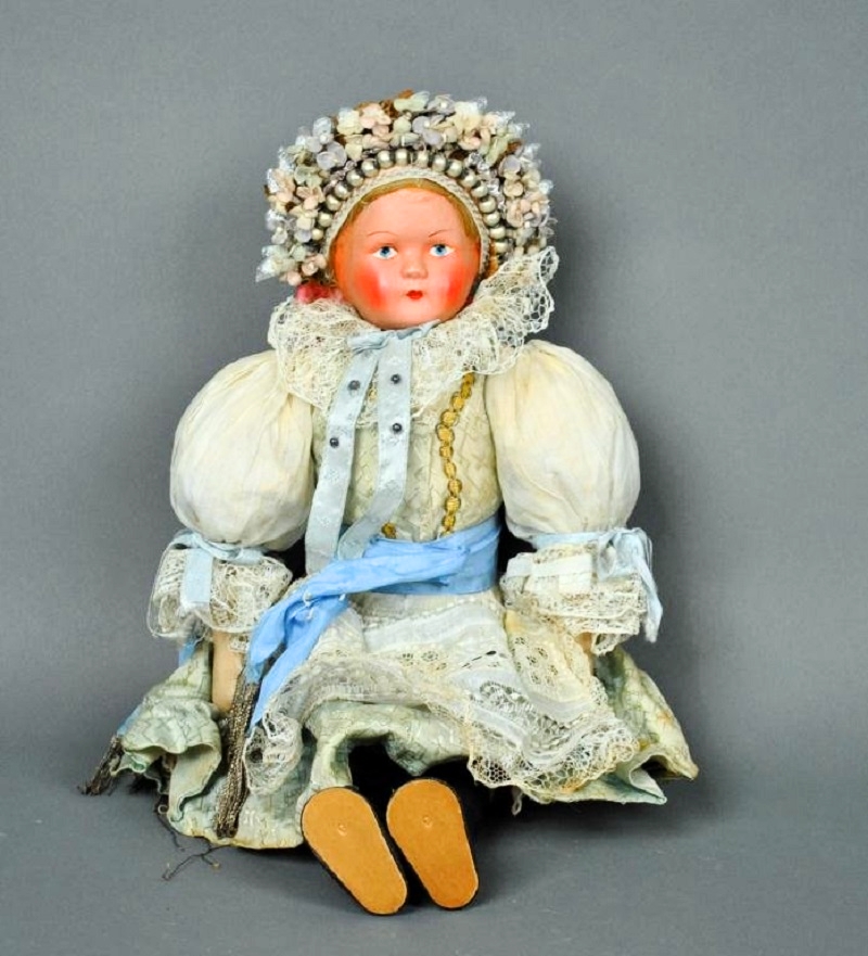 Old doll from Moravia from the late 1920s.