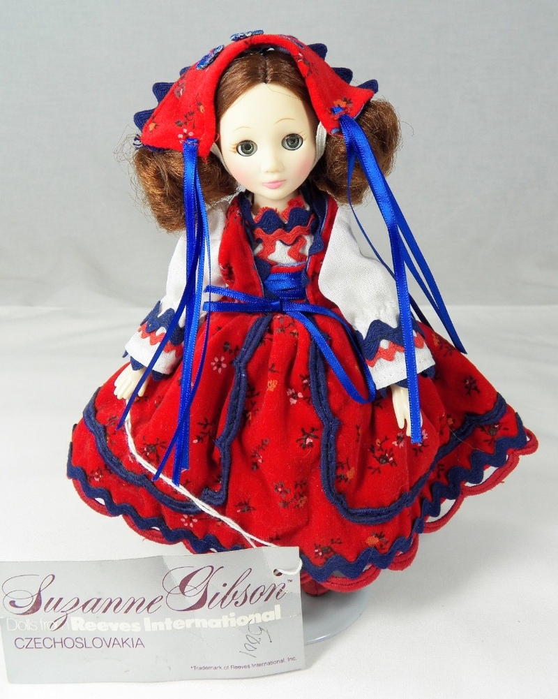 Suzanne Gibson Limited Edition Czech Republic doll from 1986.