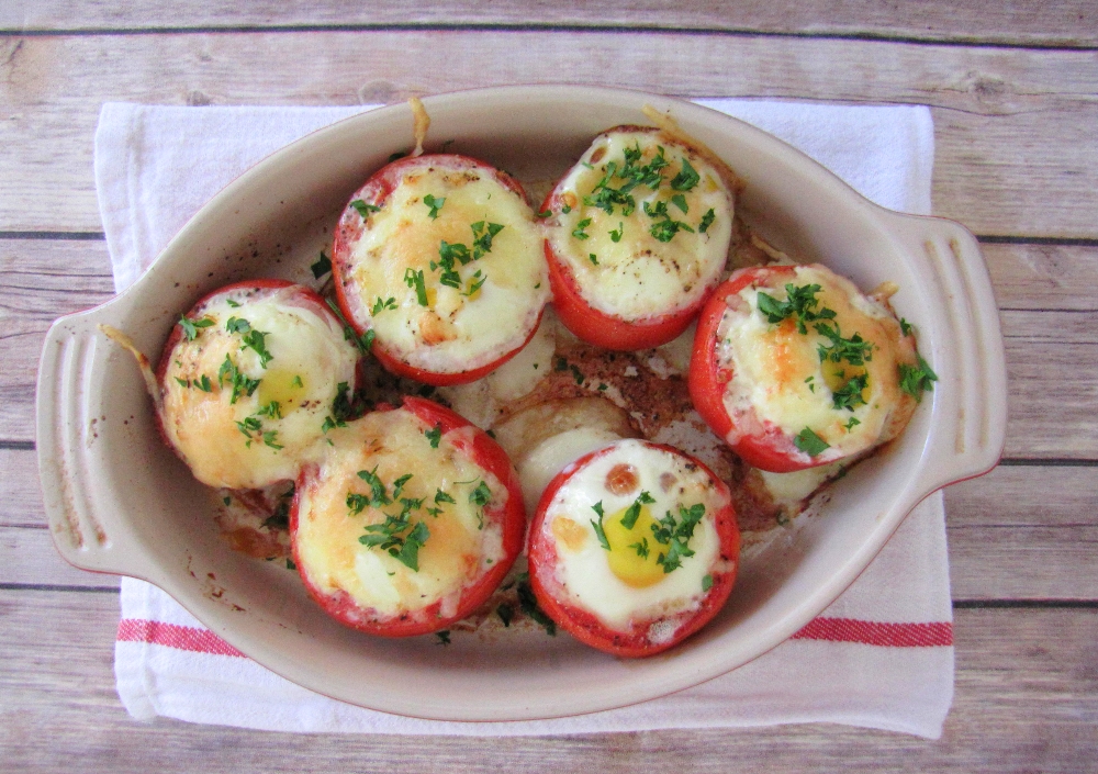 tomatoes-filled-with-cheese-and-egg-3