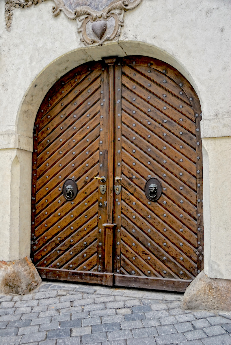 The-Doors-Of-Prague-Tres-Bohemes-3