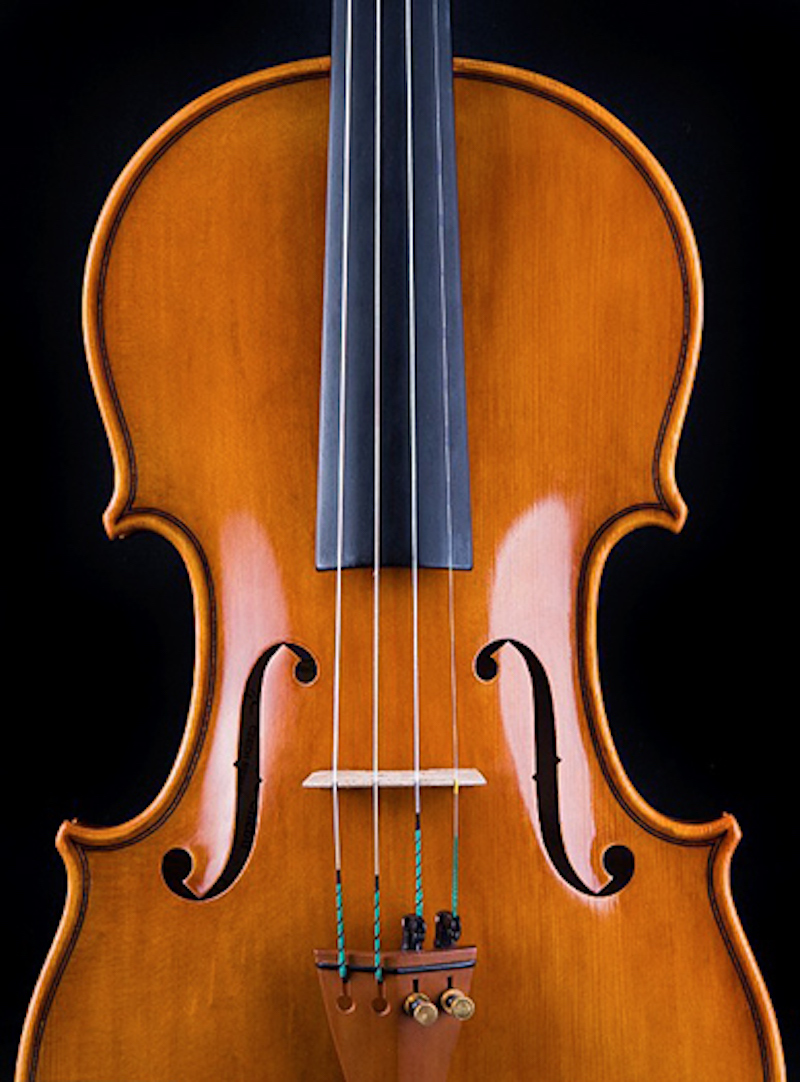 The-Violin-Makers-of-Luby-Tres-Bohemes-9