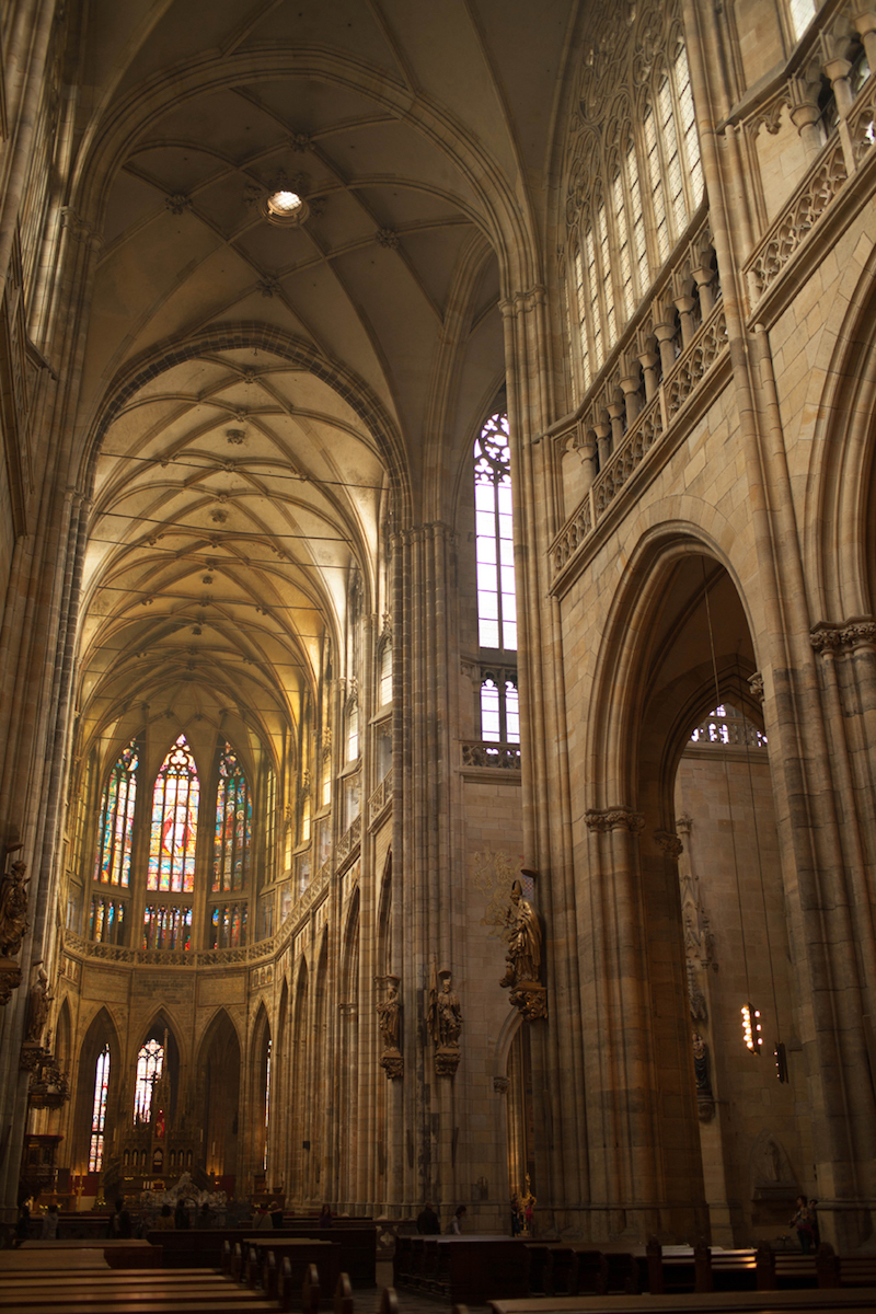 St-Vitus-Cathedral-Nave-Tres-Bohemes