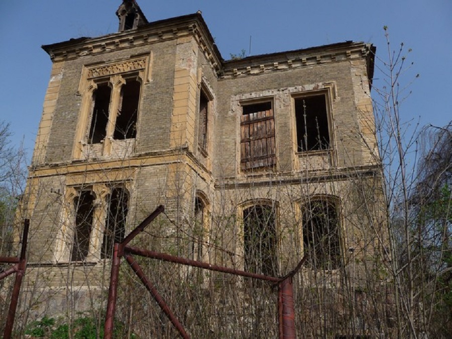 Abandoned Pfaffenhof Mansion Near the Richard Factory Complex, Litoměřice