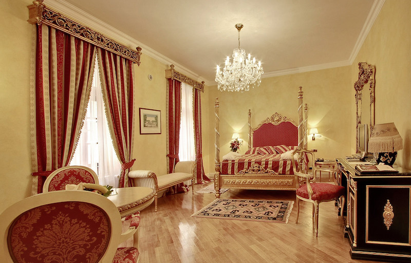 The-Baroque-Luxury-Hotel-Known-As-The-Alchymist-Grand-Hotel-&-Spa-Tres-Bohemes-13