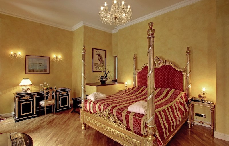 The-Baroque-Luxury-Hotel-Known-As-The-Alchymist-Grand-Hotel-&-Spa-Tres-Bohemes-3