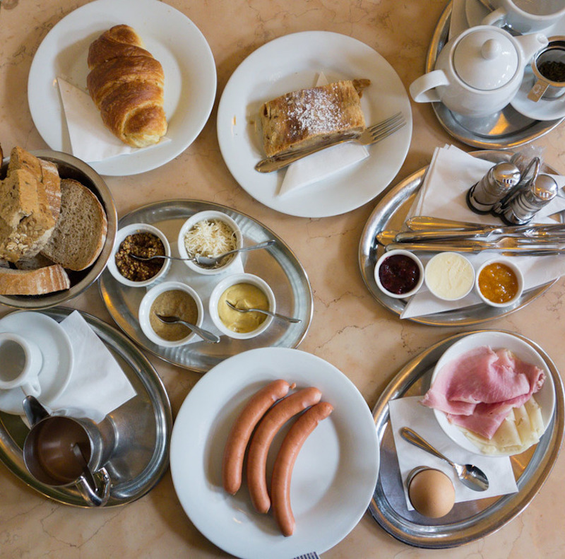 Breakfast-in-the-Czech-Republic-Tres-Bohemes-22