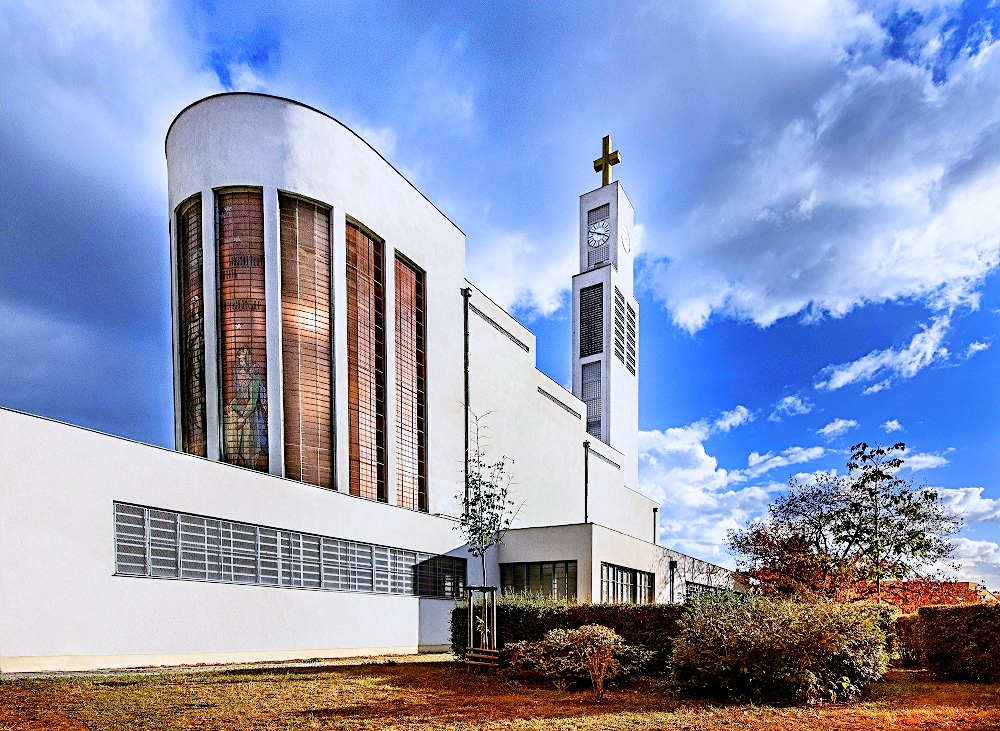 Church of St. Wenceslas in Vrsovice, Prague TresBohemes