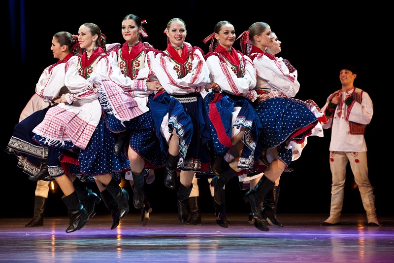 Lúčnica - Czechoslovakian Folk Ballet from Bratislava