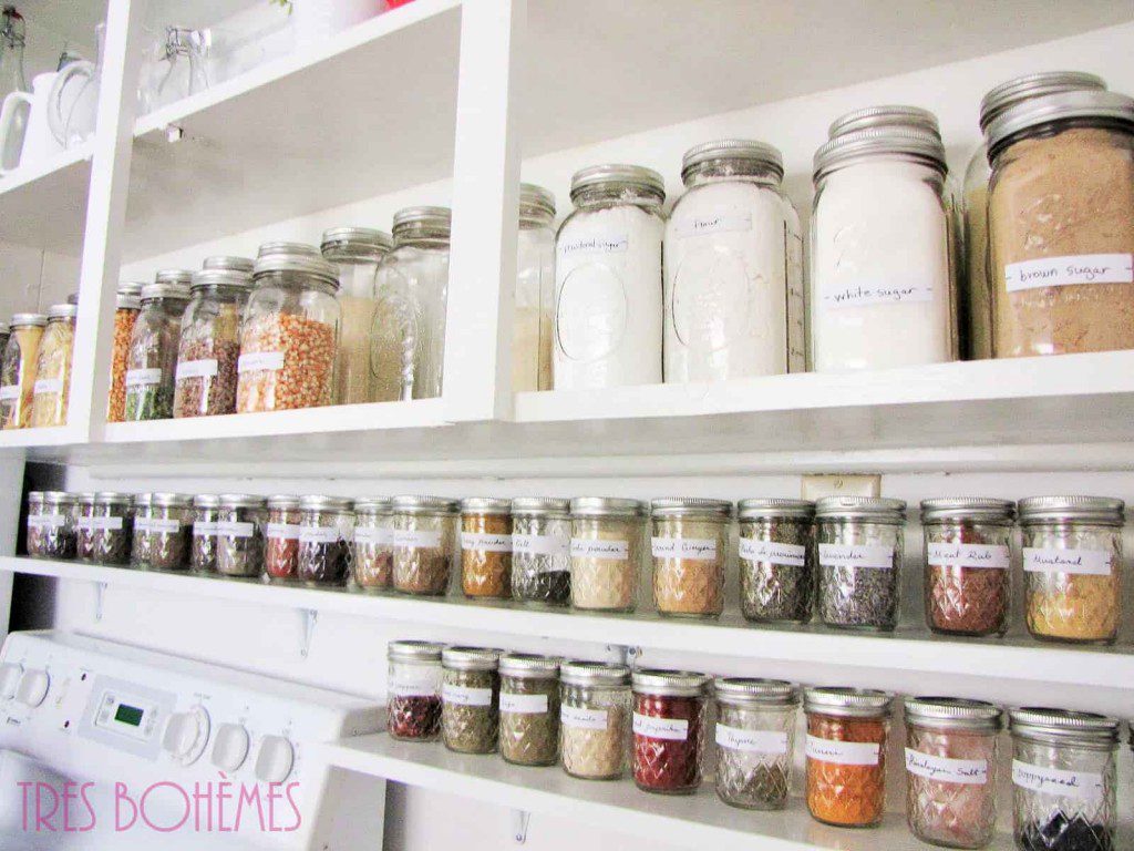 Boho-Chic-Kitchen-Tres-Bohemes-Spice-Rack