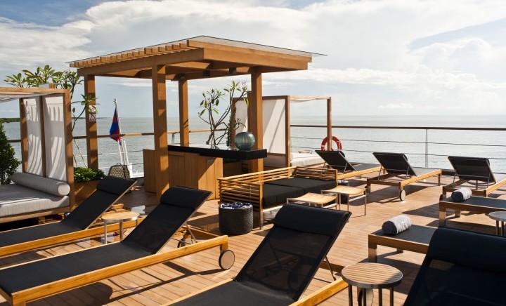 Aqua-Mekong-Observation-Deck-Floating-Hotel