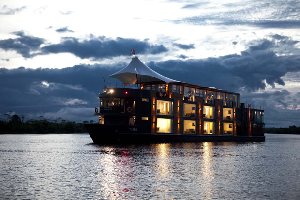 Aria-Amazon-Floating-Hotel (3)