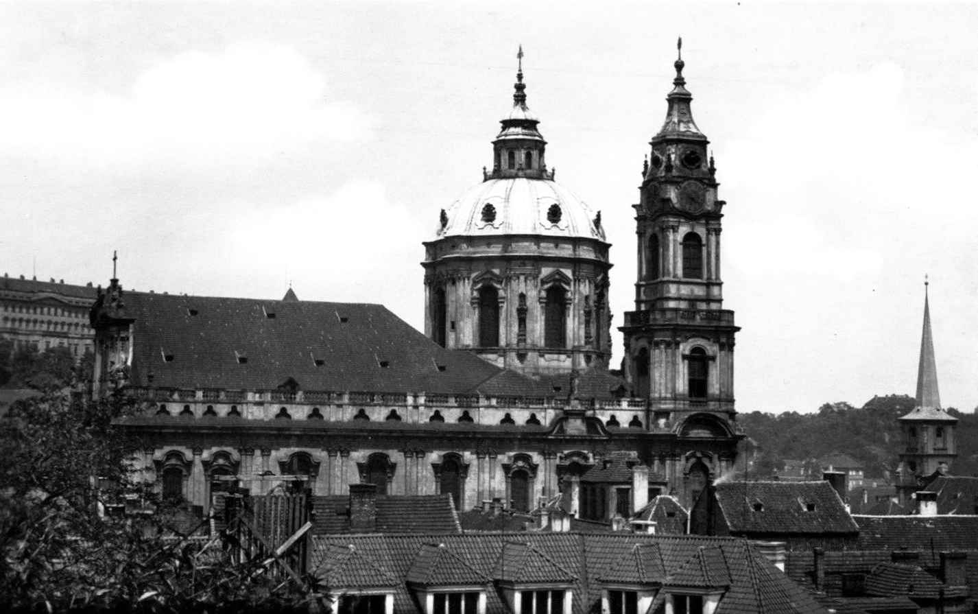 Czech-Bohemian-St.Nicholas-church-Prague-postcard