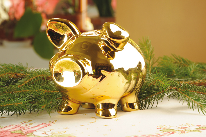 Golden-Pig-Christmas-Tradition-Czech-Tres-Bohemes