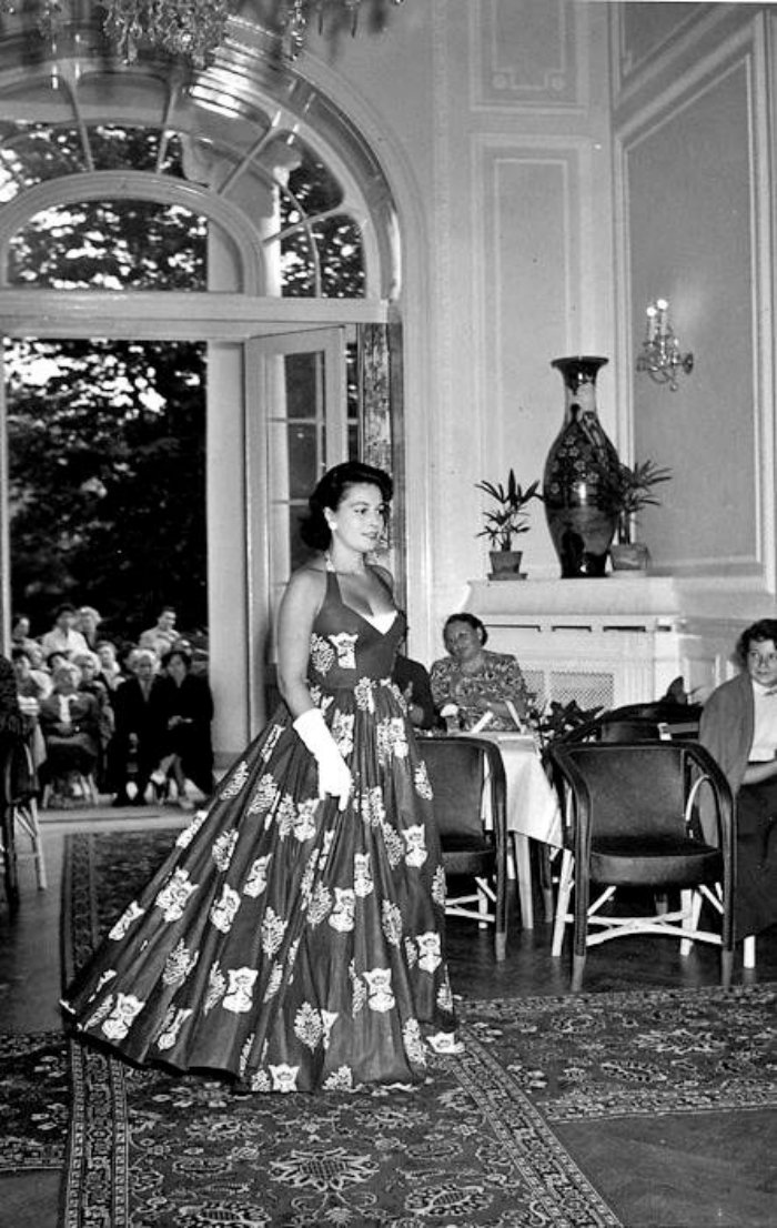 Bohemian Fashion at Karlovy Vary Circa 1950s | Tres Bohemes