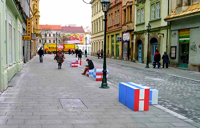 Ladislav-Sutnar-Street-Fair-for-Build-the-Town-8
