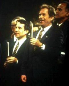 Vaclav-Havel-and-Paul-Simon