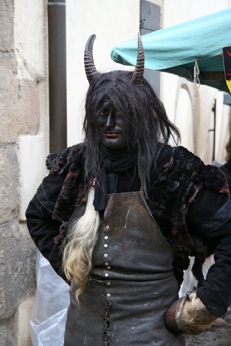 Easter_at_Křivoklát_Castle_05