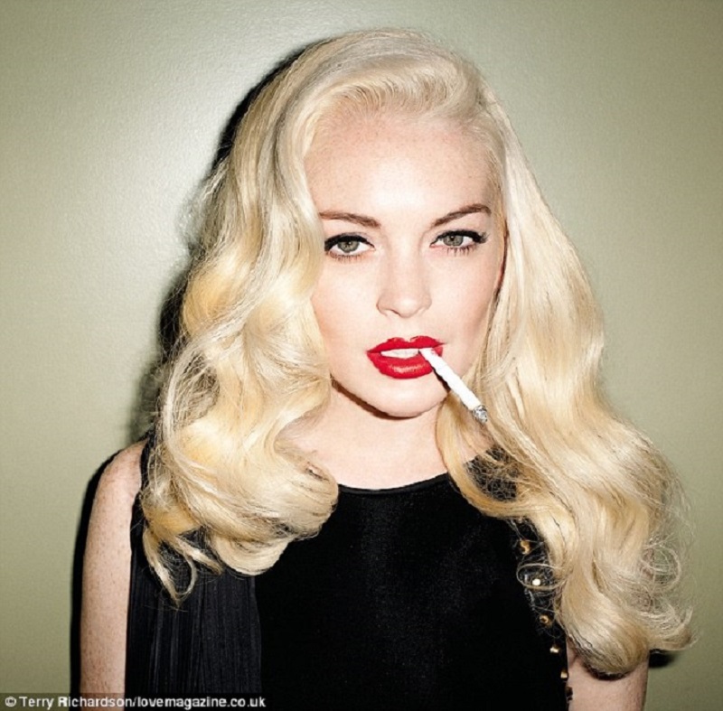 Lindsay_Lohan_Red_Lips