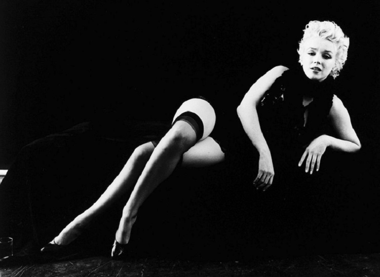 Marilyn_Monroe_in_Black_11b