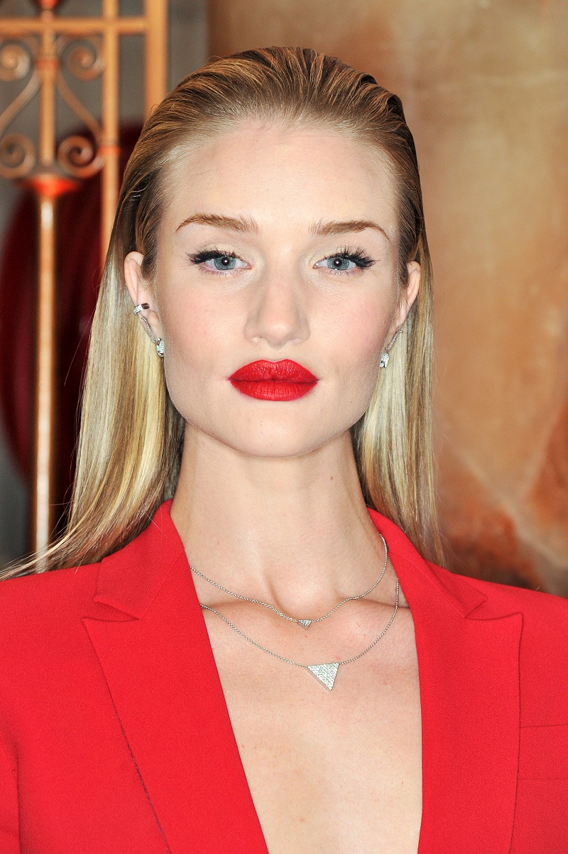 Rosie_Huntington_Whiteley_Red