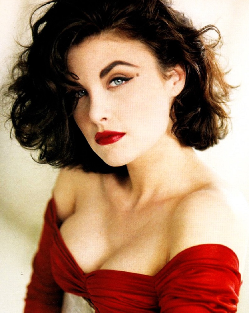 Sherilyn_Fenn_in_Red