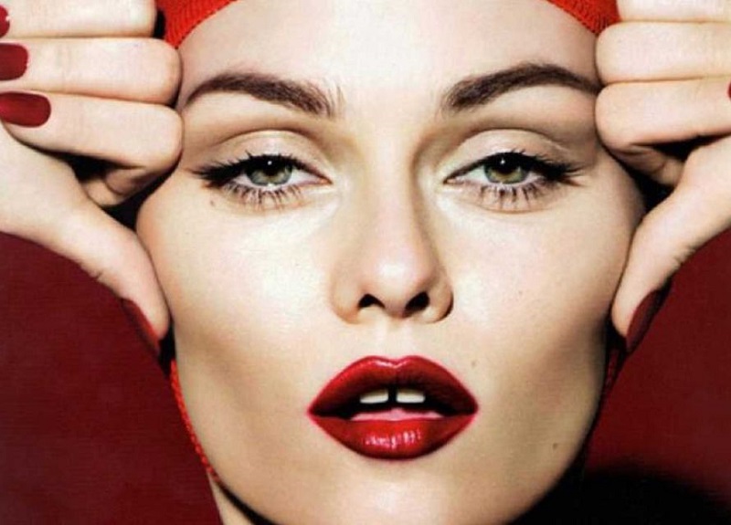 Vanessa_Paradis_Red