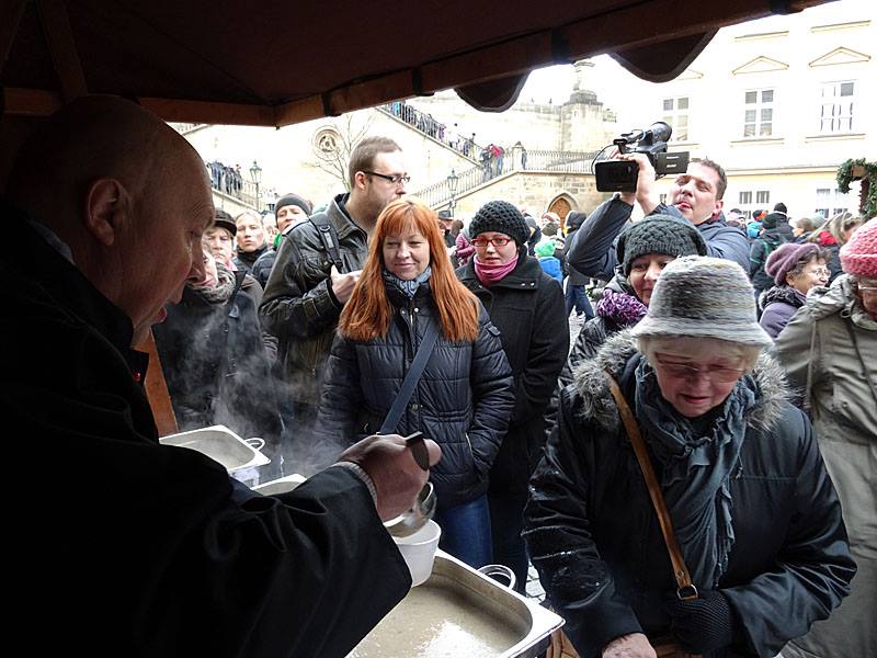 Fish-Soup-at-Christmas-in-Prague-3