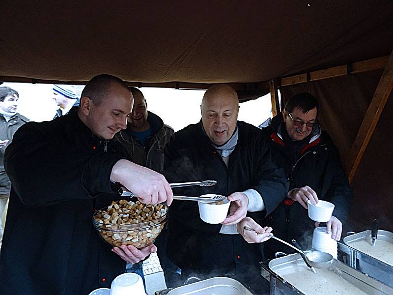 Fish-Soup-at-Christmas-in-Prague-5