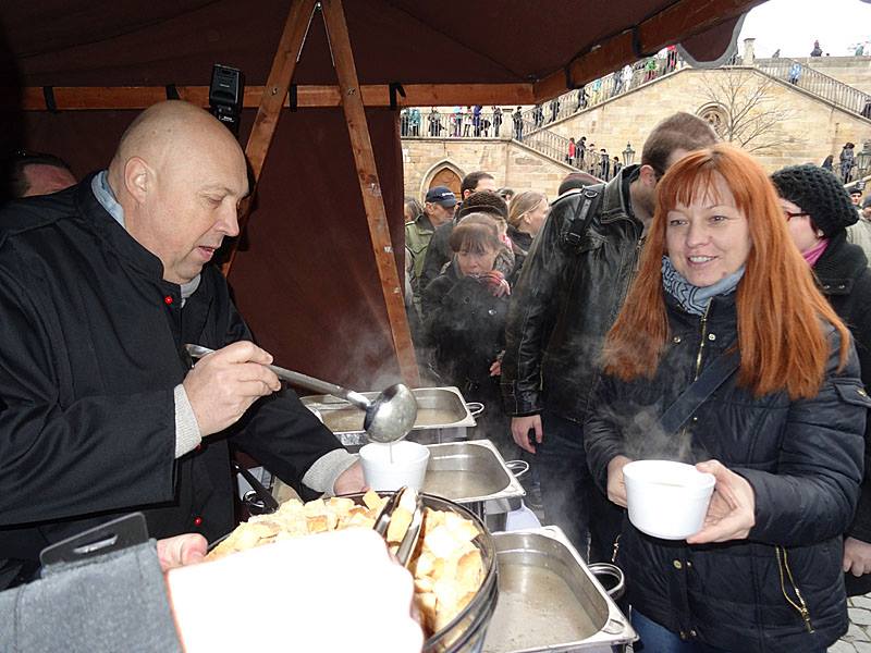 Fish-Soup-at-Christmas-in-Prague-7