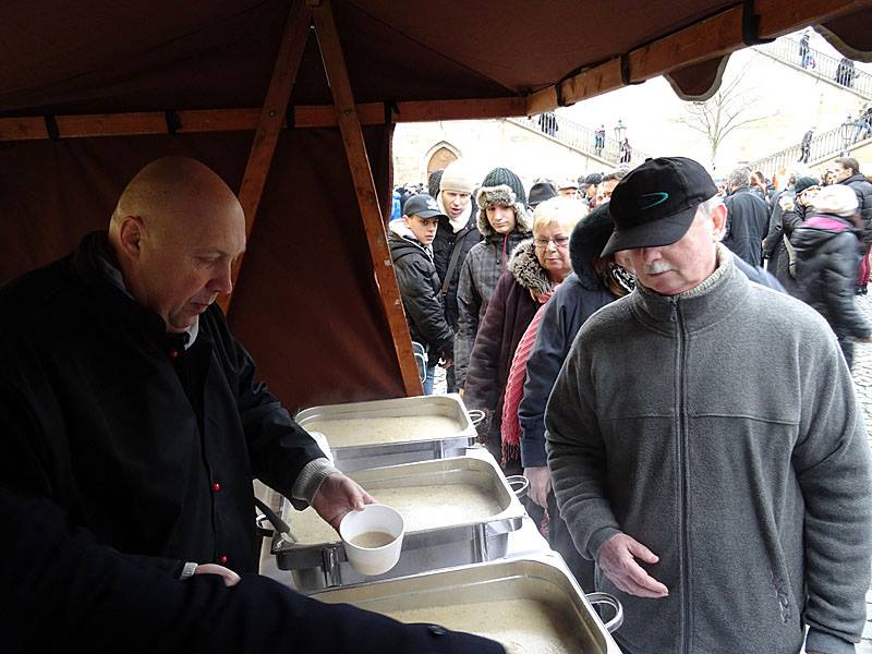 Fish-Soup-at-Christmas-in-Prague-8