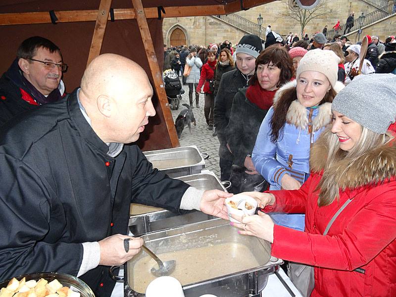 Fish-Soup-at-Christmas-in-Prague-9