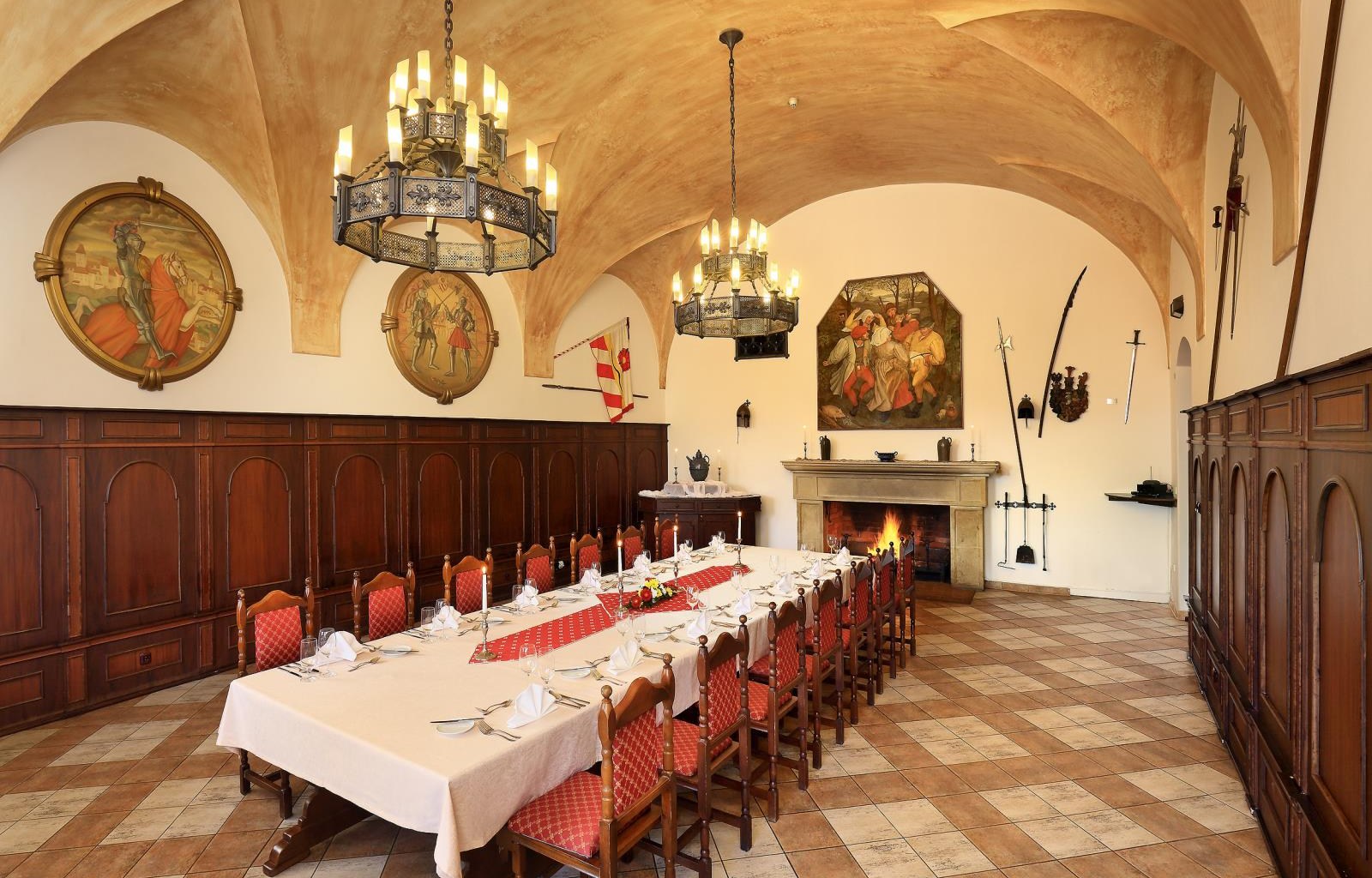 Hotel_Ruze___Knight_Feast_Hall___1