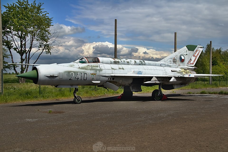 aviation-hangars-czech-republic-15