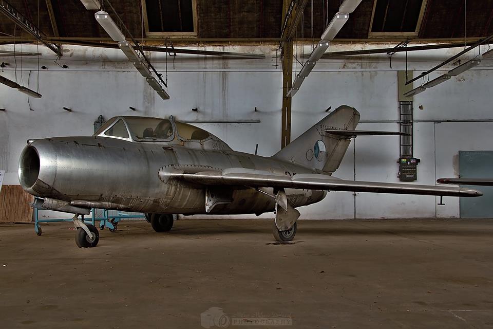 aviation-hangars-czech-republic-17