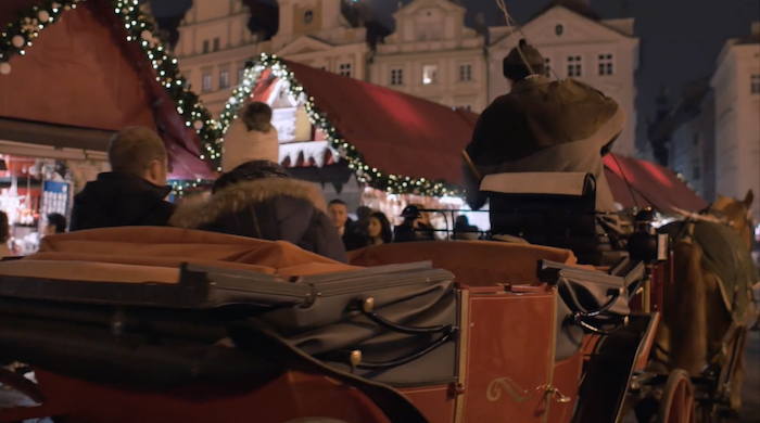 christmas-market-horse-drawn-carriage-tres-bohemes