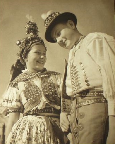 czech-folk-costumes-culture-javornik-4a