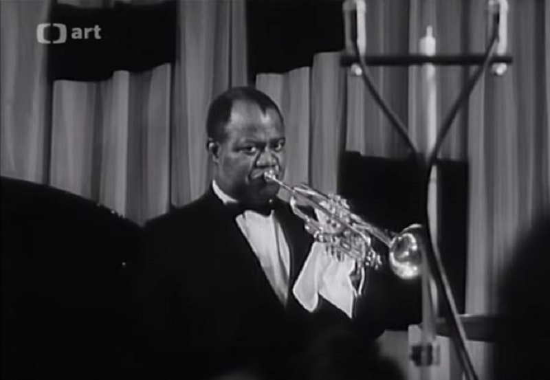 louis-armstrong-in-prague-semafor-lucerna-show-15