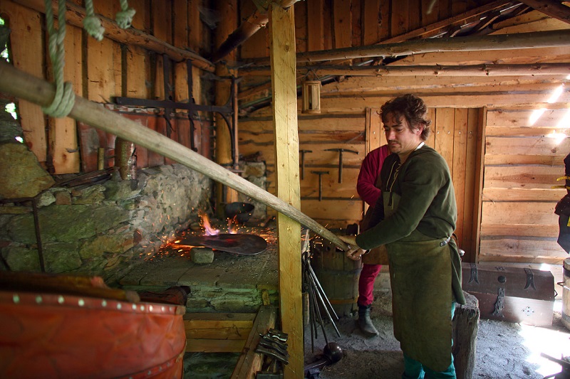 traditional-crafts-at-the-castle-selmberk-13