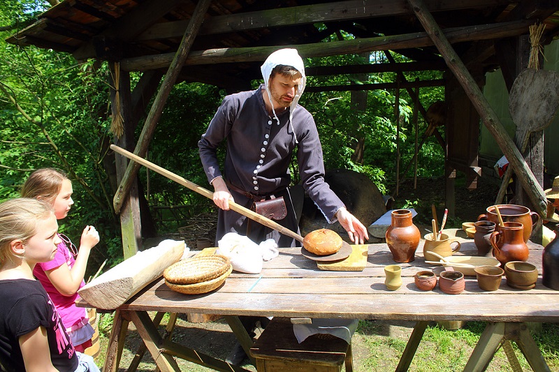 traditional-crafts-at-the-castle-selmberk-3