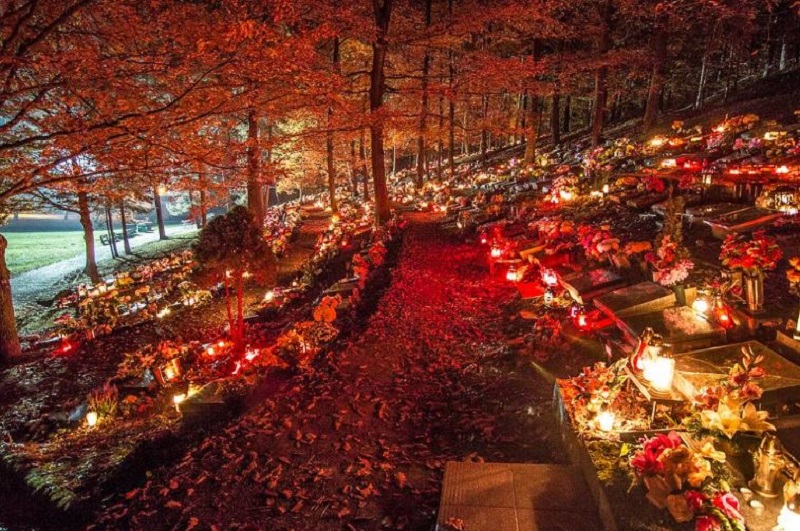 All-Souls-Day-in-the-Czech-Republic-via-Tres-Bohemes